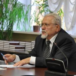 Заслуженный деятель науки РФ, д.т.н., профессор Московского государственного университета природообустройства, стаж работы 50 лет, автор 200 научных работ