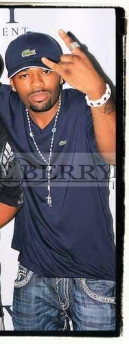 OooWeeRobD's profile picture. Solid individual i must say.. #GainGreen #Loyalty