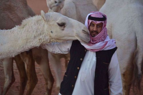 عفوي ولا أحب التكلف
