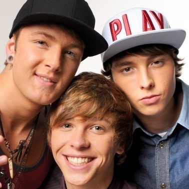 @wesleystromberg @KeatonStromberg @DrewChadwickE3 #wesleystromberg #KeatonStromberg #DrewChadwickE3 #Emblem3Fan #Emblem3rocks #stromberglove  I ADORE YOU GUYS!