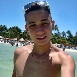 Jesus Cristo s2*ㅤtenha fÉ, porque até no lixão nasce floR ♫♪*
ㅤㅤㅤLágrimas molham a medalha de um vencedor.
ㅤhttps://t.co/O8UQv7Fr