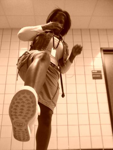 fuck yo sad face ... i like smileyss :] but any ways follow mi bestiee too @simone_rosee &mi other friend @_dee lewis_
