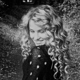 Madar_aZug_a's profile picture. 