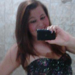 15 anos,Nuporanguense ,corinthiana,ajo muito por impulso,chata,bipolar,amiga,extremamente tímida e muuuuito ciúmenta :D