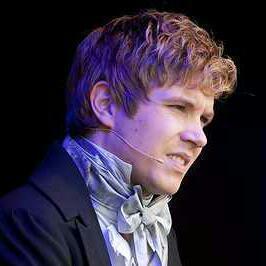 YoungVicomte's profile picture. Raoul, the young Vicomte de Chagny. (Aged from 13 up to 17) (Warning: This account isn't going to be incredibly active)