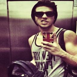Eu amo o @chayleao ,não tem como eu descrever o amor que eu sinto por ele.#sigo todos que mim seguirem