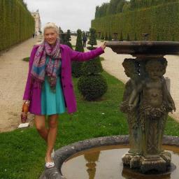 Aspiring novelist and budding freelance journalist, Bachelor of Laws student in Australia, indefinitely revelling in the delights of Europe.