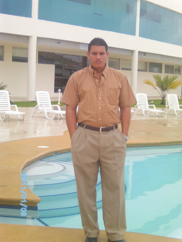 einarpinzon1's profile picture. Soy hijo de Rey de Reyes Ebanista mi taller esta la costa abajo de colon me dedico confesión cama, guarda ropa, puertas cosinova, ect todo de 100%madera