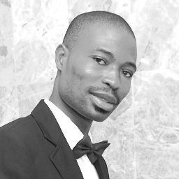 Né le 08/08; Expert sénior Communication, Média & Management - 
Universitaire