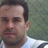 Acadêmico de Educação Fisica responsavel pela luta contra faculdades omissas  e sem qualidade de ensino. Luta alunos que sofrem abuso por parte das instituições