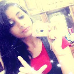 Apenas uma garota com a alegria de uma criança;A malicia de uma adolescente;E centimentos de uma mulher
meu msn é esse: myrellepes.11@hotmail.com