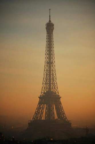 ListentoitHeart's profile picture. This is just a simple tweet that a girl make to speak what she feel inside her heart♥