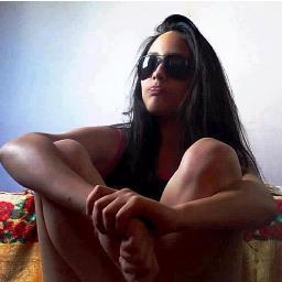 Tiire suas próprias conclusões me julgue pelos meus erros me odeie pelas minhas vitórias me ame por eu ser quem eu sou mas me conheça antes..