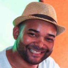 Pai, esposo, empresário, ativista social, atleticano, apaixonado por minha família, pela vida, amigos, trabalho, esportes e politica.