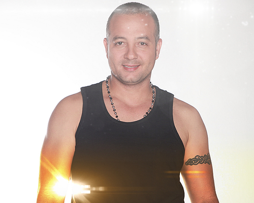 Acompañado siempre de la mano de Dios, Ingeniero de sistemas, Modelo y futuro actor. Participante de MUNDOS OPUESTOS