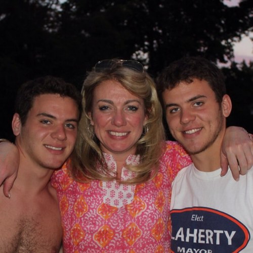 raconvicer's profile picture. 