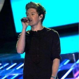 I love @onedirection. Follow me and I will follow