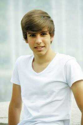 MeninoRockeiiro's profile picture. Segue eu?