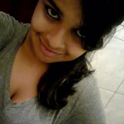 Nãoo teem muito o que dizer,eu amo Rock 'n' Roll tenho uma vida quase comum sou bipolar,e amoo meus amigos.. Se quiser me conhecer mais é só me seguir..!