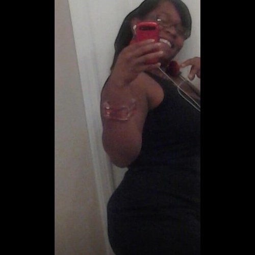 shanea976's profile picture. 