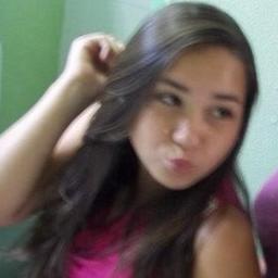 Euu sou do tipo da pessoa
muito tranquila, Eu naõ gosto da pessoa
que juga pela imbalagem, mais naõ prova
o coteúdo {sabe comé?
