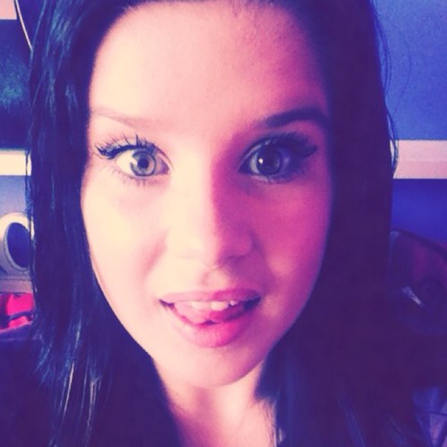 15 from australia ADD ME ON KIK emilymoloney1 nicki minaj , lil wayne , tyga , drake , justin bieber , chris brown , lil john , YMCMB LAST KINGS !!!