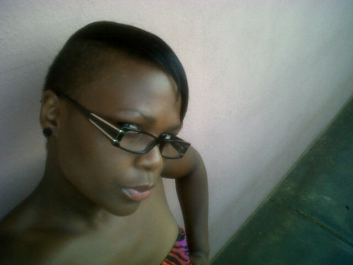 Short but sweet out going girl who likes to take risks but sometimes let's fear get in her way,down to earth n humble chick