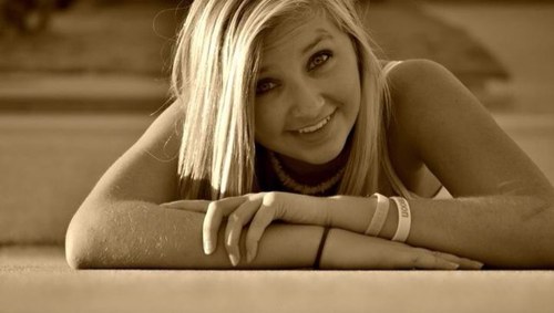 Photography, summer, beach, fishing, and mudding. Welcome to my life.
