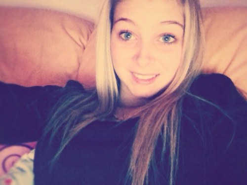 axellecostanza1's profile picture. 