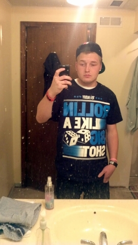 My Name Cody Im 18 Im #TeamBulls #TeamIDGAF #CirocBoy #TeamAdidas #TeamFollowBack I Tweet Real --- So Hit That Follow Button