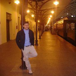 Thiago Sylas, calmo, generoso, sincero, humilde, persistente, educado, orgulhoso, sonhador, pró-ativo, brilhante e temente a Deus.