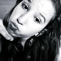 @_chapanoiamlk    amoooo oo be ;3 ..    ee  sim eu faço parte daquela  guerra  como é o noome dela ?  VIDA  . http://t.co/iLiZHg84   perguntem   :c