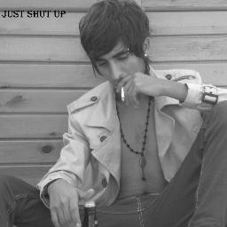 MBerkayyy's profile picture. takipçilerim abonelerim çok degerlisiniz hepinizi seviyorum seviliyorsunuz unutmayın :) ne alakası varsa artık neyse öptüm hepinizi kendinize cici bakın bb :)