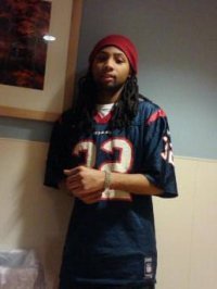 I'm a new rap artist from St. Louis, who's looking to be signed to a major record label.