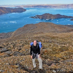 Climate change impacts on biodiversity, especially tundra plants. Senior Lecturer at the University of Gothenburg.