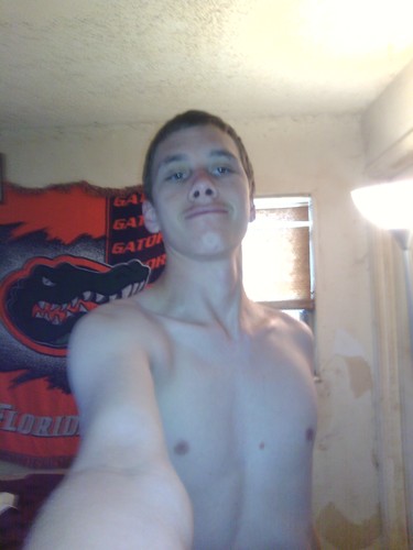 Jacob breslin im 20 year old from usa bi and I have a kik add me jacobba20 I have a Skype add me jacob5675 and cell phone and facebook so follow me.