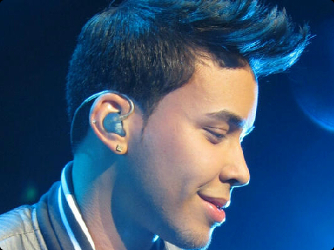 #TeamRoyce •ReTweet my tweets if you like them• I write imagines about Prince Royce ♥Live Life Smiling♥ #nowplaying  #PrinceRoyce & #PhaseII