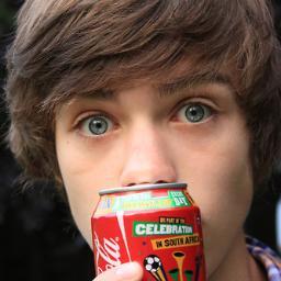hello im 17 years old and im gay, i want sex!! :)