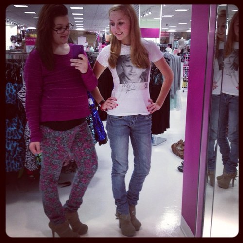 EdgeZimmerBabes's profile picture. whats the password to this