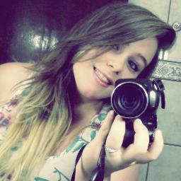 Muitos olham pra mim e pensam que so só mais um rostinho bonito querendo se dar bem...
E é exatamente isso. ♥