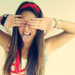 _libreexpresion's profile picture. Cada uno es dueño de sus pensamientos. Soy muy curiosa y no me interesan los malos pensamientos de la gente.