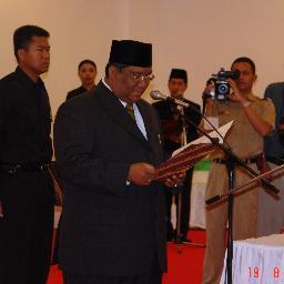 Pengacara & Politisi Indonesia | Gubernur Sulawesi Tenggara 2003-2008 | http://t.co/cMZ7QMG5 | http://t.co/LBse7zID