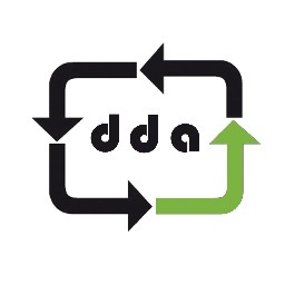 Créateurs d’arts, d’objets, d’idées, porteurs de rêves, Déchets d’arts offre d’autres regards sur le déchet, d’autres vies au fêlé, à l’abimé, au rejeté.