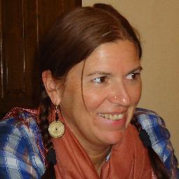 Mensen in contact brengen met hun ware essentie, passie en innerlijke kracht is mijn missie.
Yogadocent- transformationele coach- facilitator - Founder Shivaya