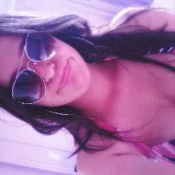 15 anos , chata , ciumenta , estressada , Apaixonada , *-*
Segue aae , Sigo devolta ! '-'