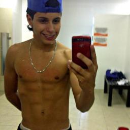 Hola pipe bonito :3 por aqui yo tu esposita te amo un pototototon eres un amor paisa muuuaah Att: #NK