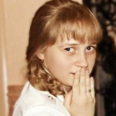 Родилась 25.08.1997 в г.Ряжск (Ряз.обл.) Учусь в школе в 10-ом классе. С детства люблю спорт(болею за ФК Зенит с 8 лет)