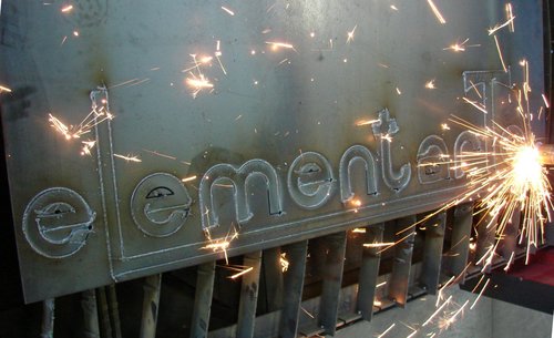 ElementArte è il marchio d'arredamento di design in ferro battuto, dall'anima creativa e il carattere deciso che dà vita ad oggetti di design unici e pregiati.