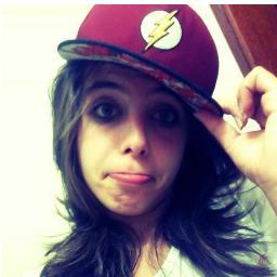 curto rap , também escuto rock quando dá vontade , falo gírias e palavrão , não uso vestidinho e prefiro tênis , e nem por isso eu deixo de ser uma GAROTA -'-