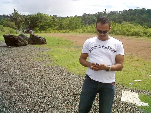 RoyBond007's profile picture. 